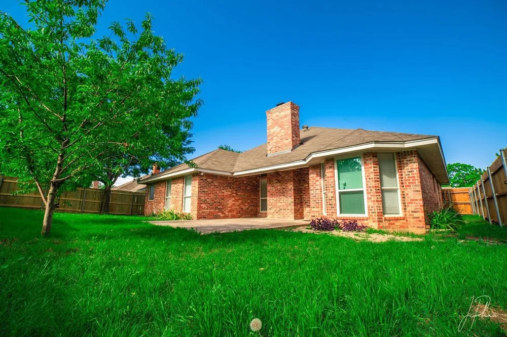 8016 Tree Leaf Lane Fort Worth, TX 76123