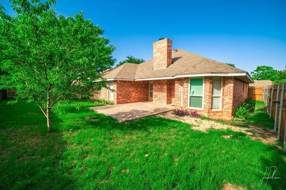 8016 Tree Leaf Lane Fort Worth, TX 76123