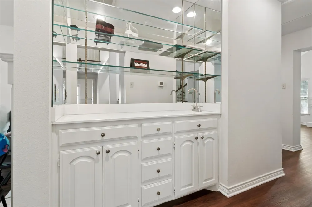 924 McCoy Drive Irving, TX 75062
