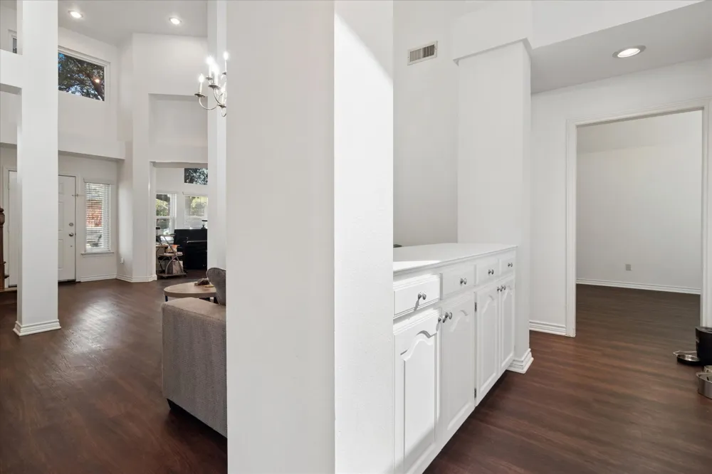 924 McCoy Drive Irving, TX 75062