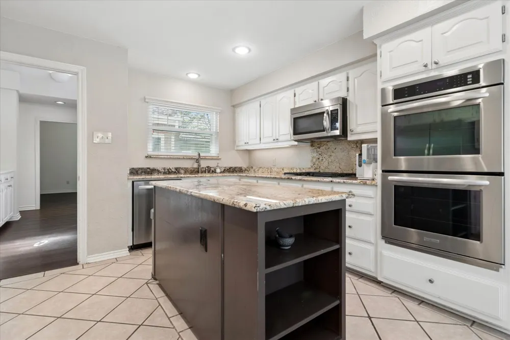 924 McCoy Drive Irving, TX 75062