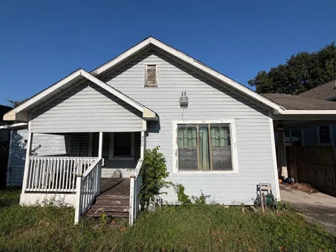 905 Walton Street