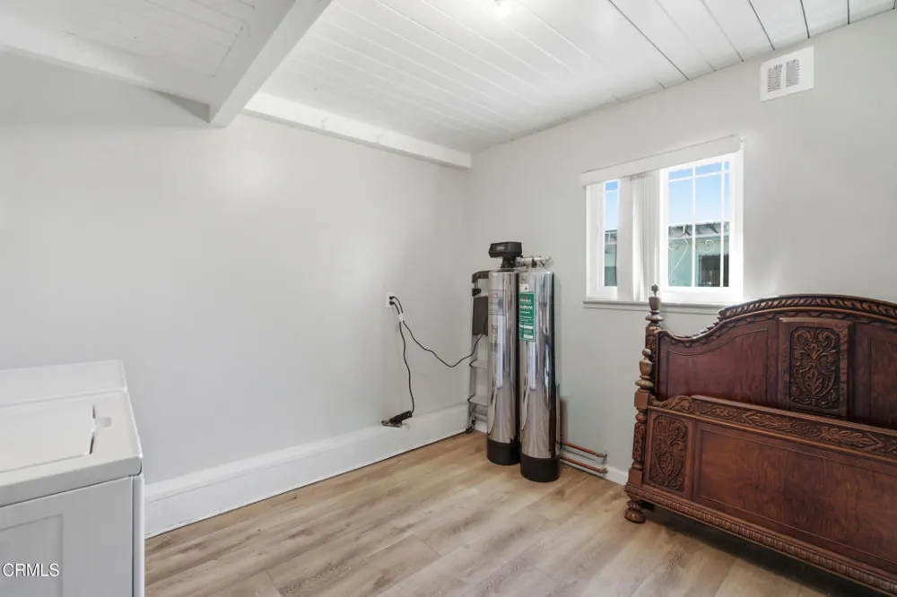 184 W Fiesta Green Port Hueneme, CA 93041