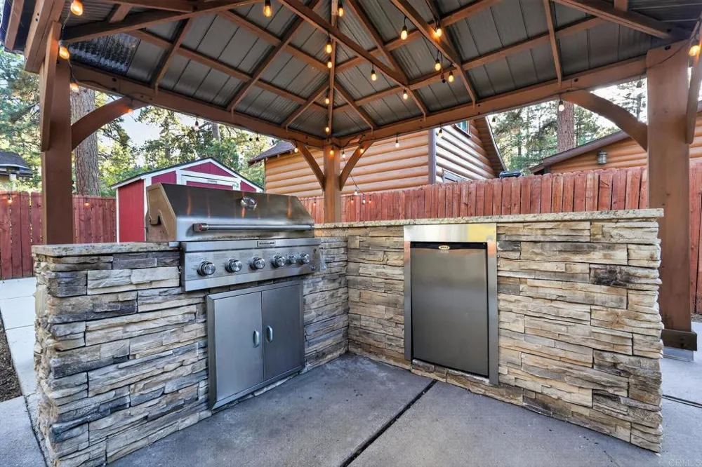 332 E Fairway Blvd Big Bear City, CA 92314
