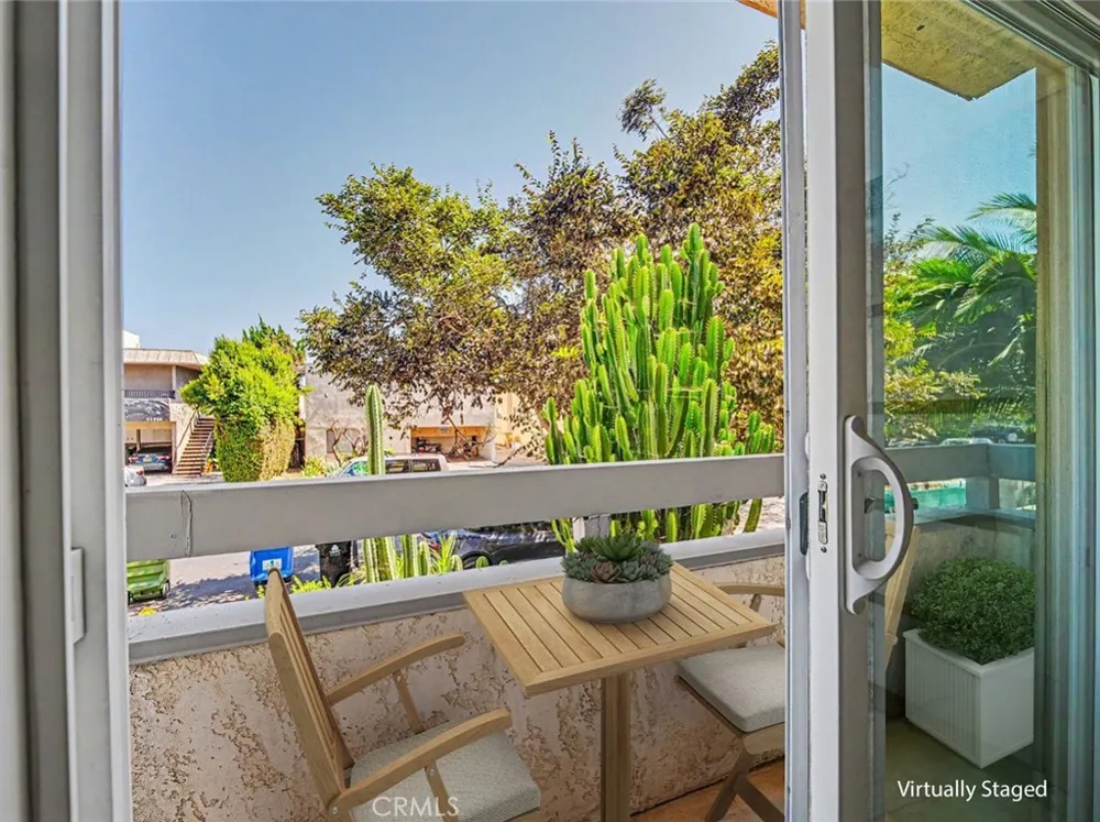 11733 Avon Los Angeles, CA 90066