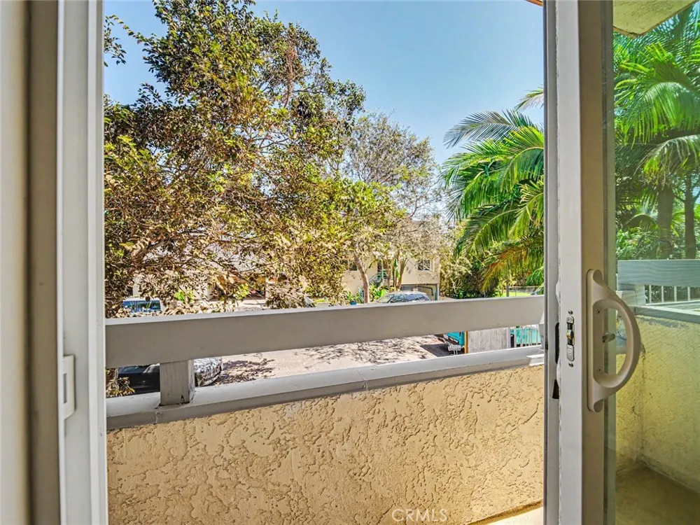 11733 Avon Los Angeles, CA 90066
