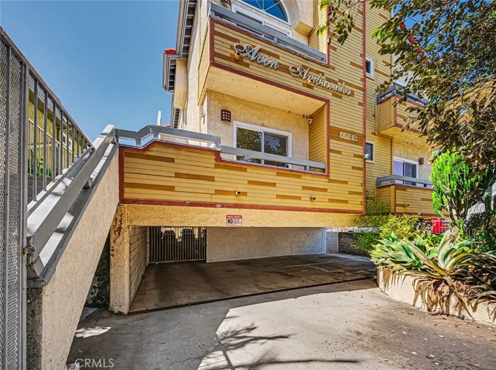 11733 Avon Los Angeles, CA 90066