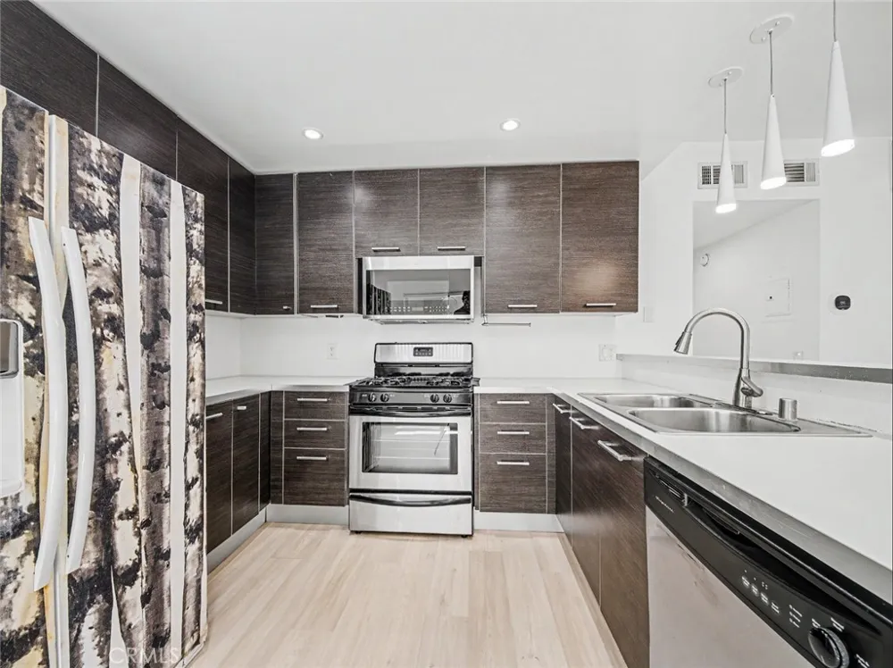 11733 Avon Los Angeles, CA 90066