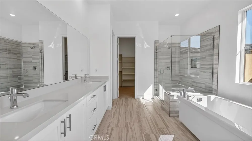 107 Pansy Irvine, CA 92618
