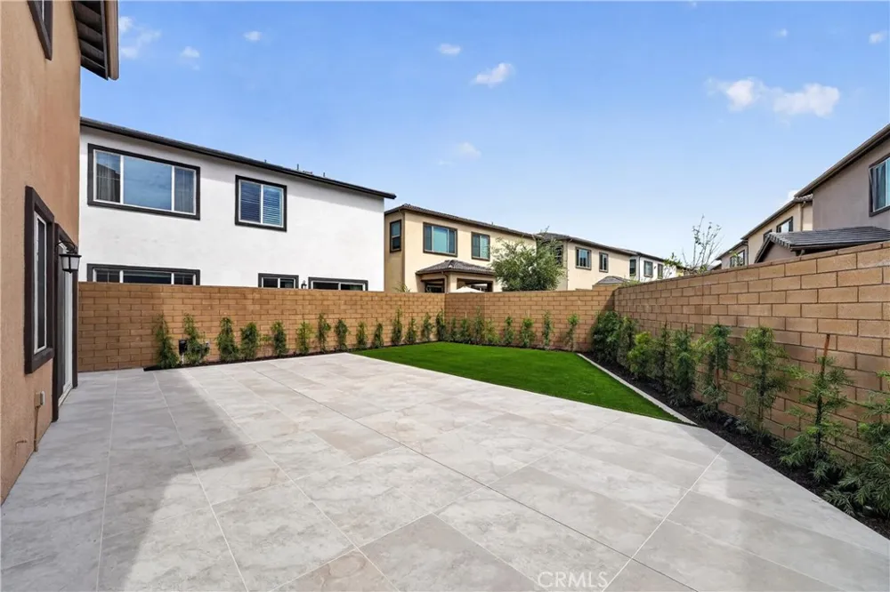 107 Pansy Irvine, CA 92618