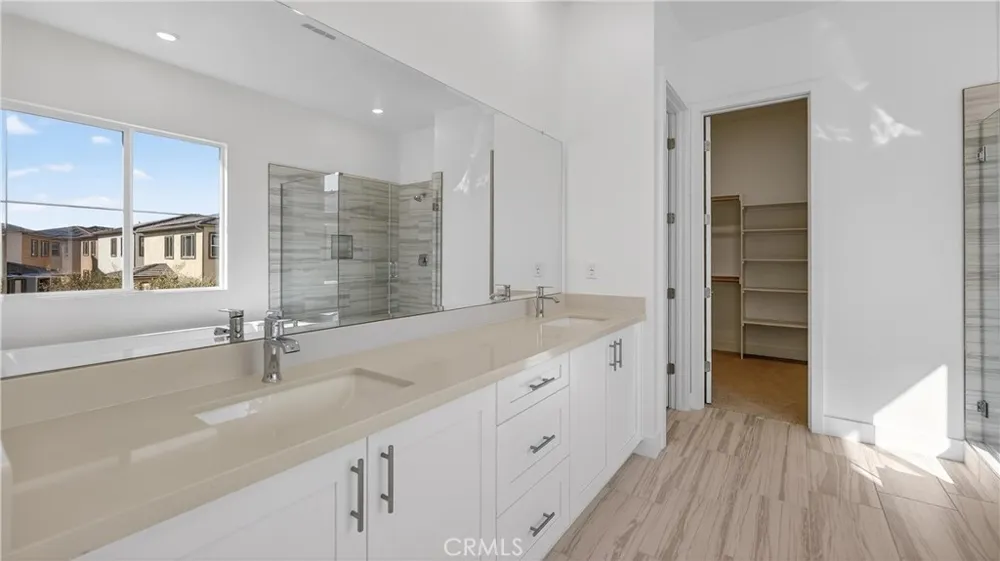107 Pansy Irvine, CA 92618