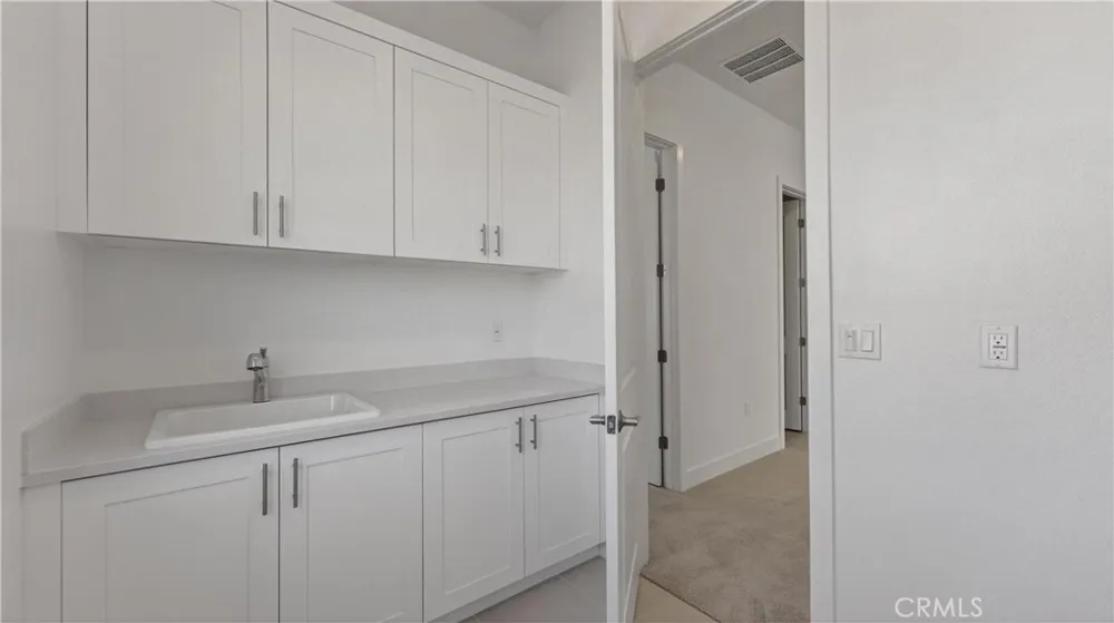 107 Pansy Irvine, CA 92618