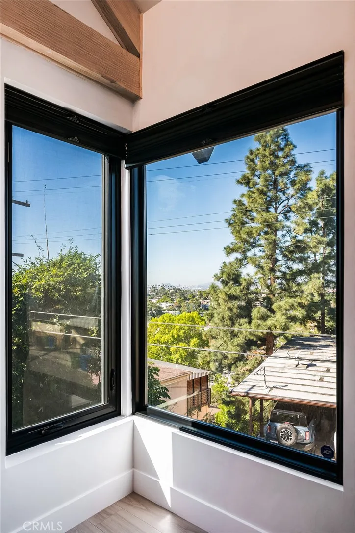 1800 Silverwood Terrace Los Angeles, CA 90026