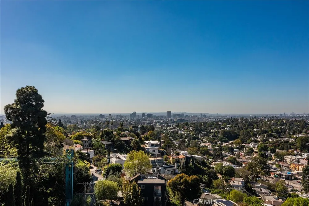 1800 Silverwood Terrace Los Angeles, CA 90026