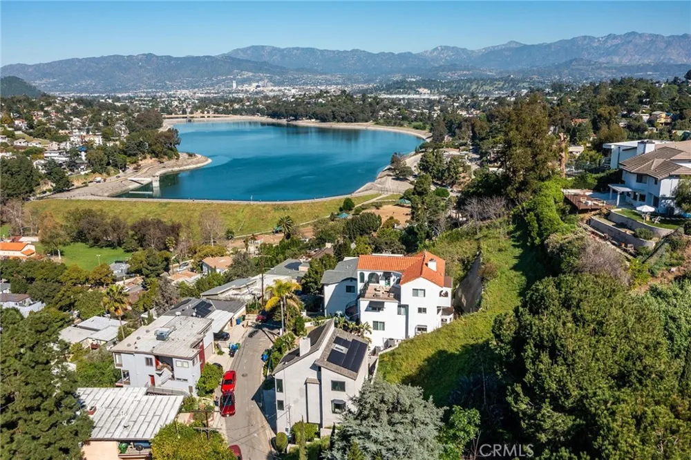 1800 Silverwood Terrace Los Angeles, CA 90026