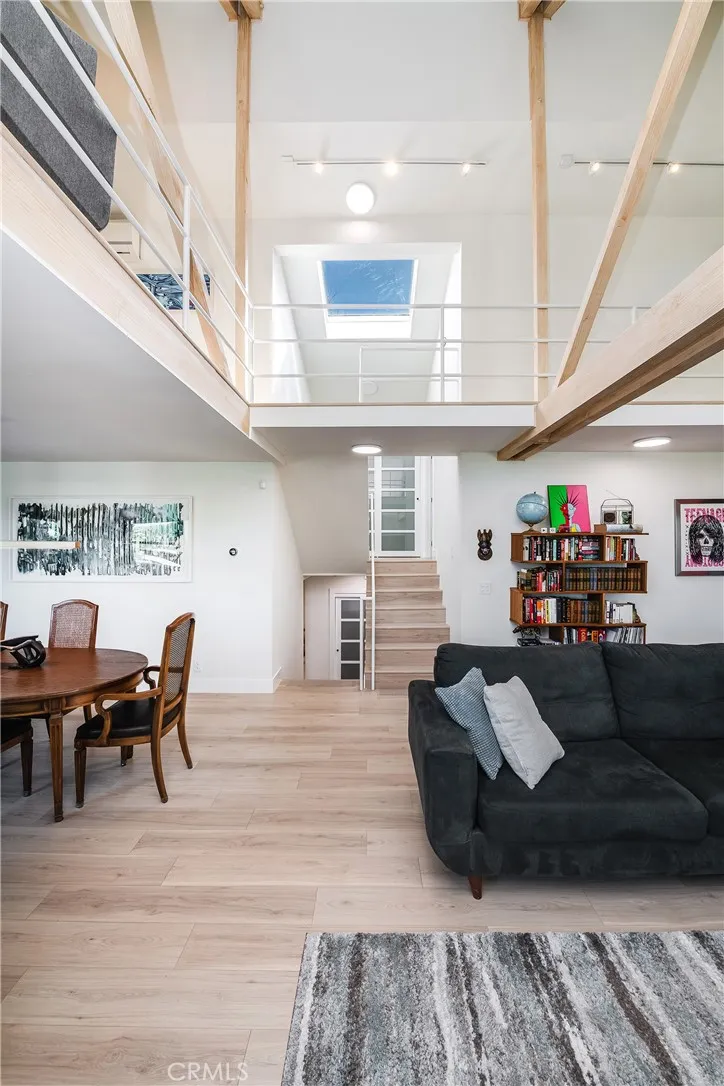 1800 Silverwood Terrace Los Angeles, CA 90026