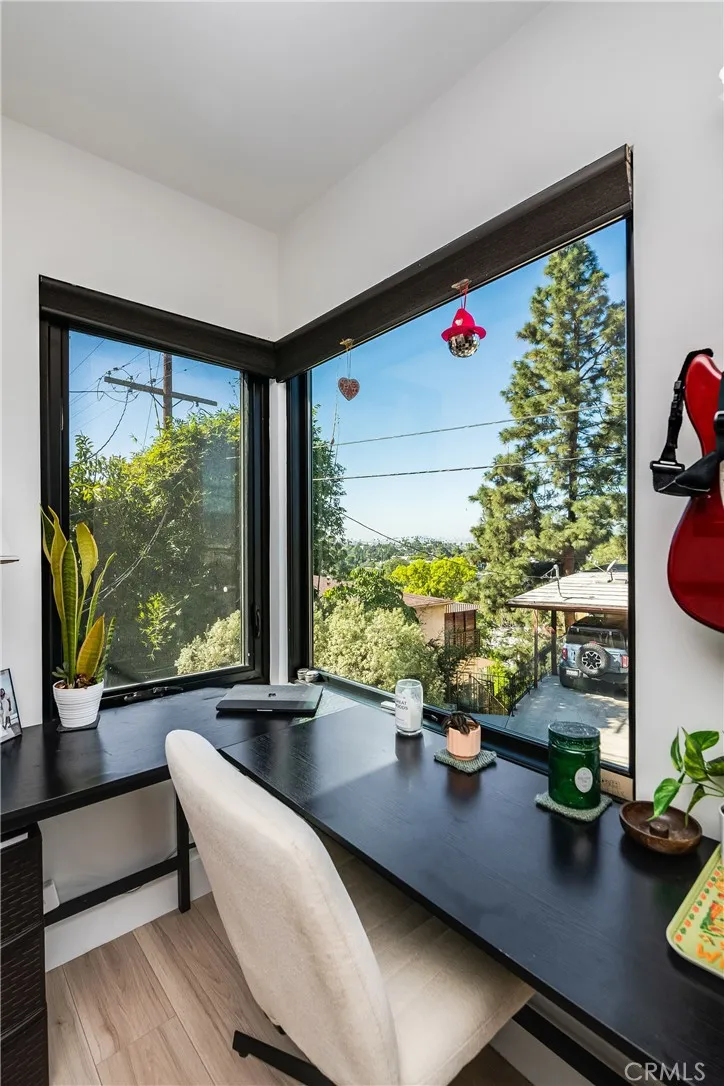 1800 Silverwood Terrace Los Angeles, CA 90026