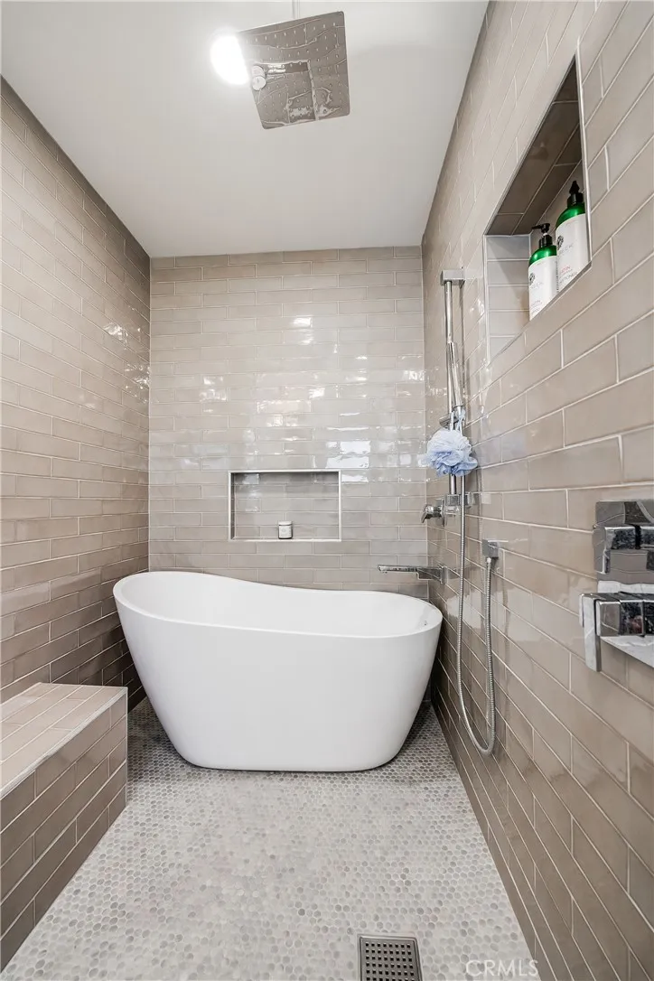 1800 Silverwood Terrace Los Angeles, CA 90026