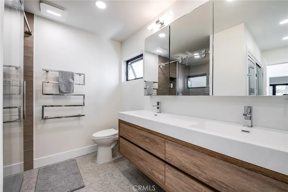 1800 Silverwood Terrace Los Angeles, CA 90026