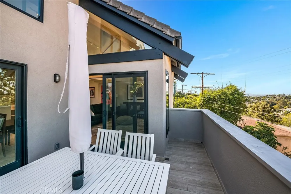 1800 Silverwood Terrace Los Angeles, CA 90026
