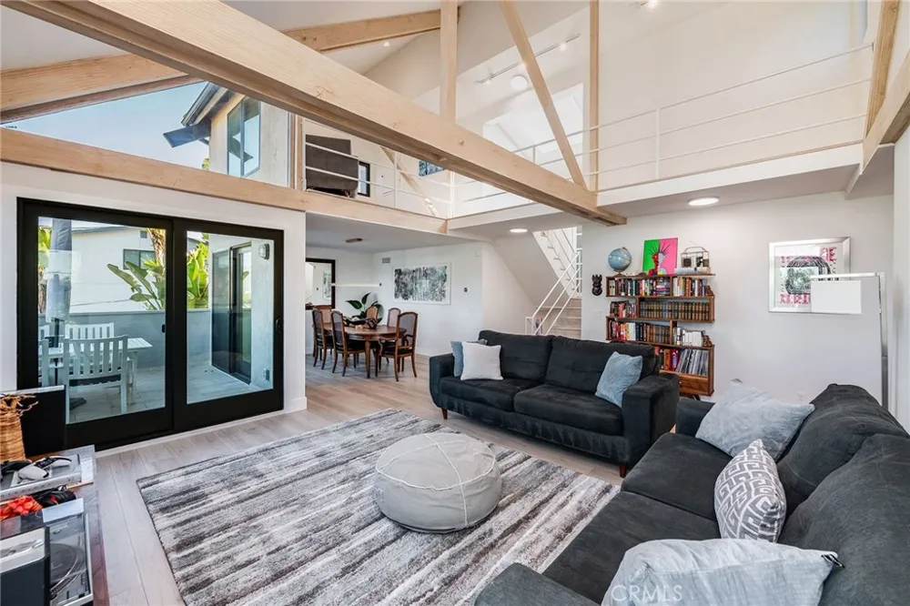 1800 Silverwood Terrace Los Angeles, CA 90026
