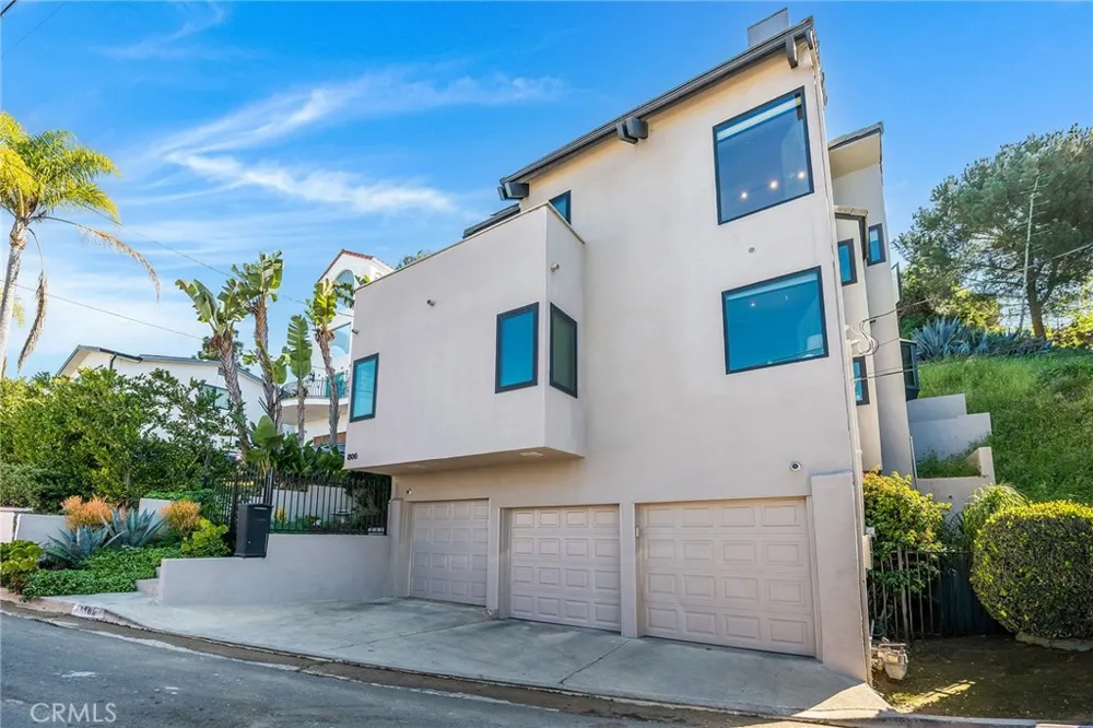 1800 Silverwood Terrace Los Angeles, CA 90026
