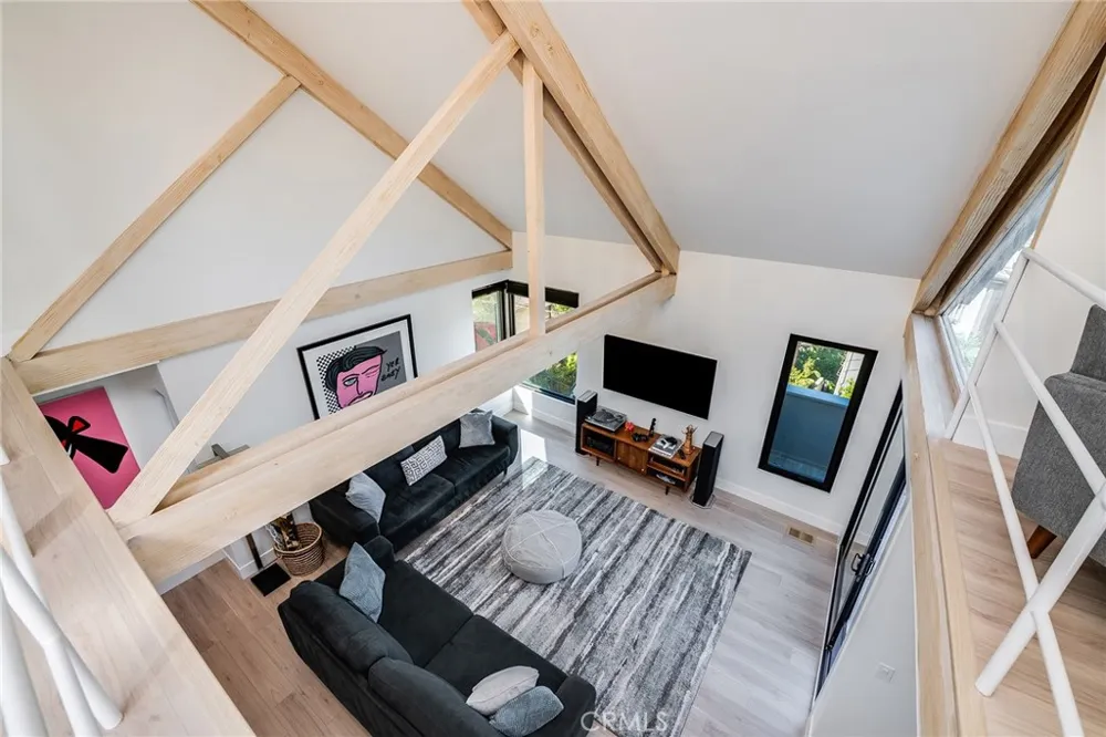 1800 Silverwood Terrace Los Angeles, CA 90026