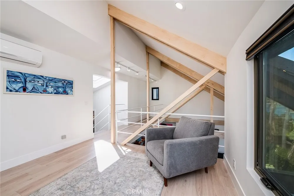 1800 Silverwood Terrace Los Angeles, CA 90026