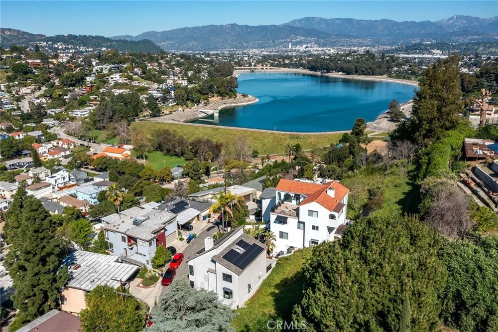1800 Silverwood Terrace Los Angeles, CA 90026