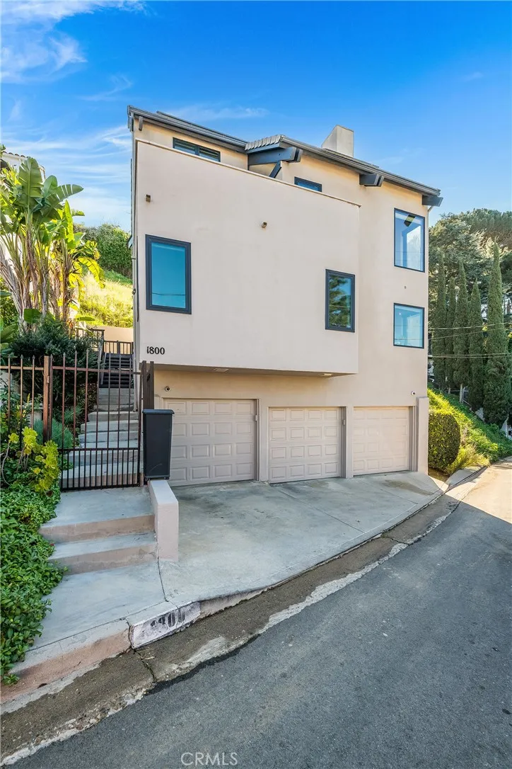 1800 Silverwood Terrace Los Angeles, CA 90026