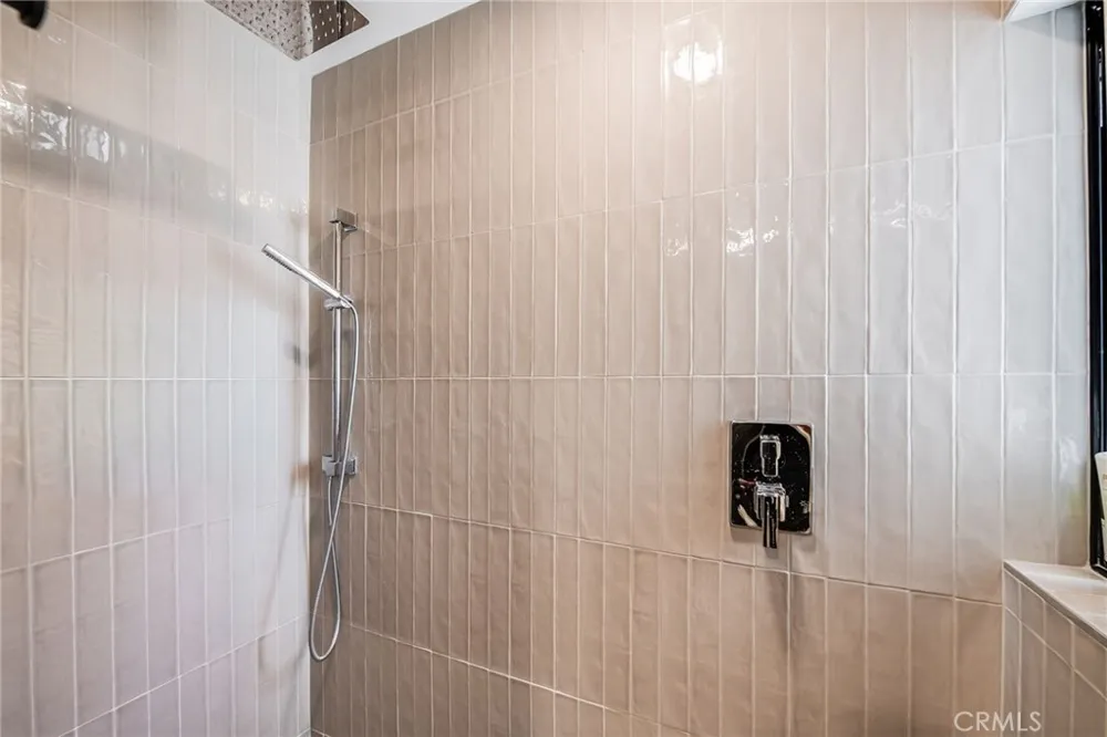 1800 Silverwood Terrace Los Angeles, CA 90026