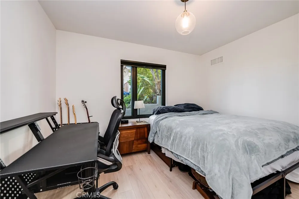 1800 Silverwood Terrace Los Angeles, CA 90026