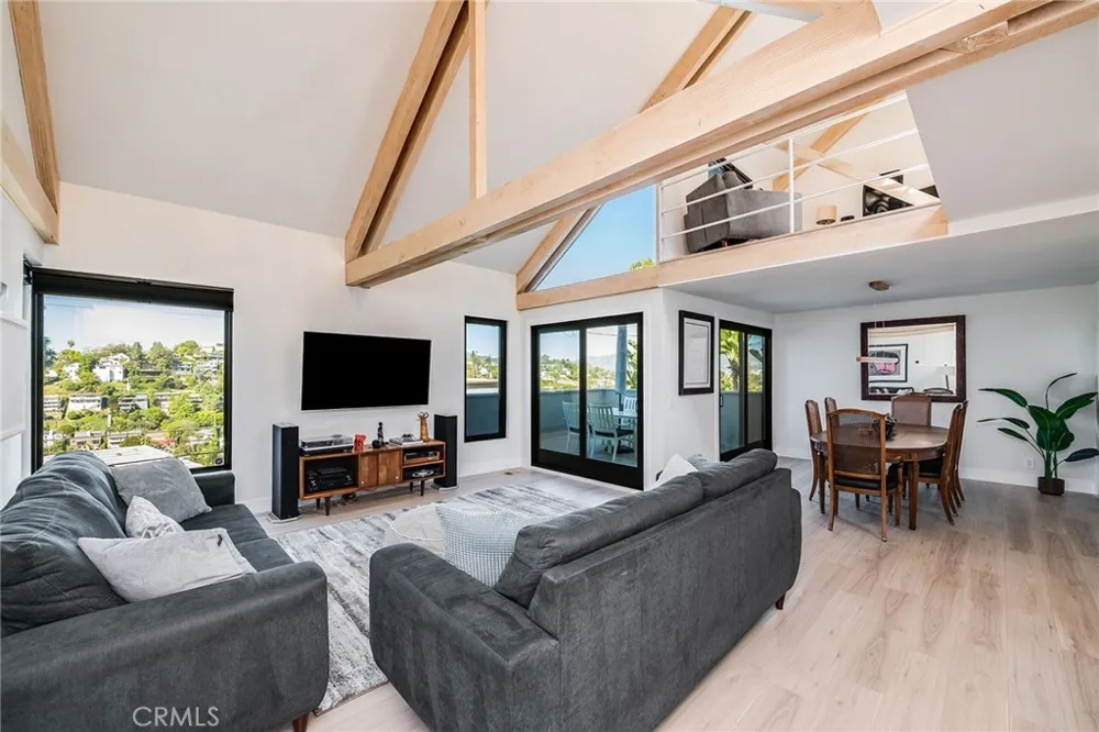 1800 Silverwood Terrace Los Angeles, CA 90026