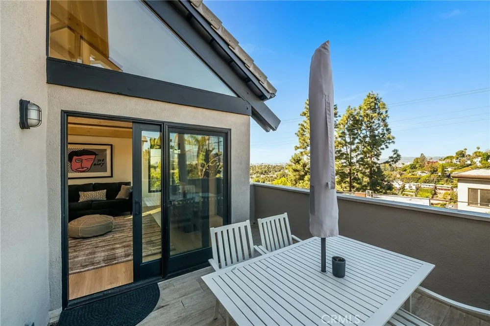 1800 Silverwood Terrace Los Angeles, CA 90026