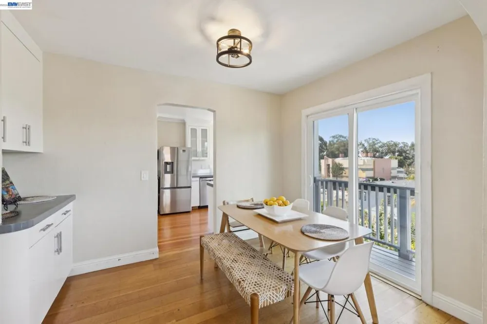 8233 Golf Links Rd Oakland, CA 94605