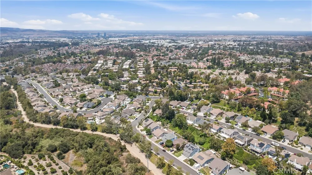 25555 Fallenwood Lake Forest, CA 92630
