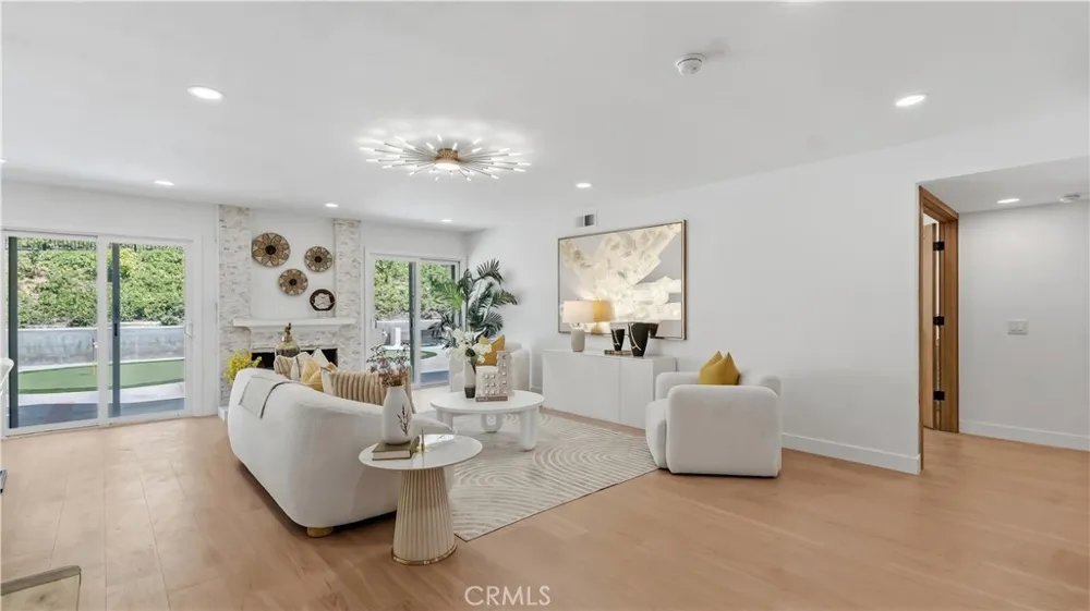 25555 Fallenwood Lake Forest, CA 92630