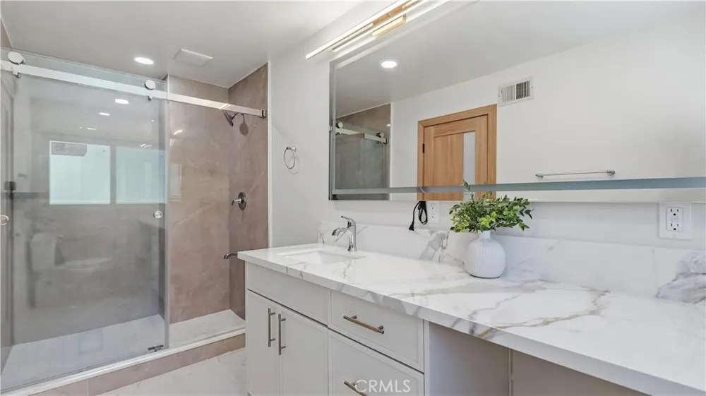 25555 Fallenwood Lake Forest, CA 92630