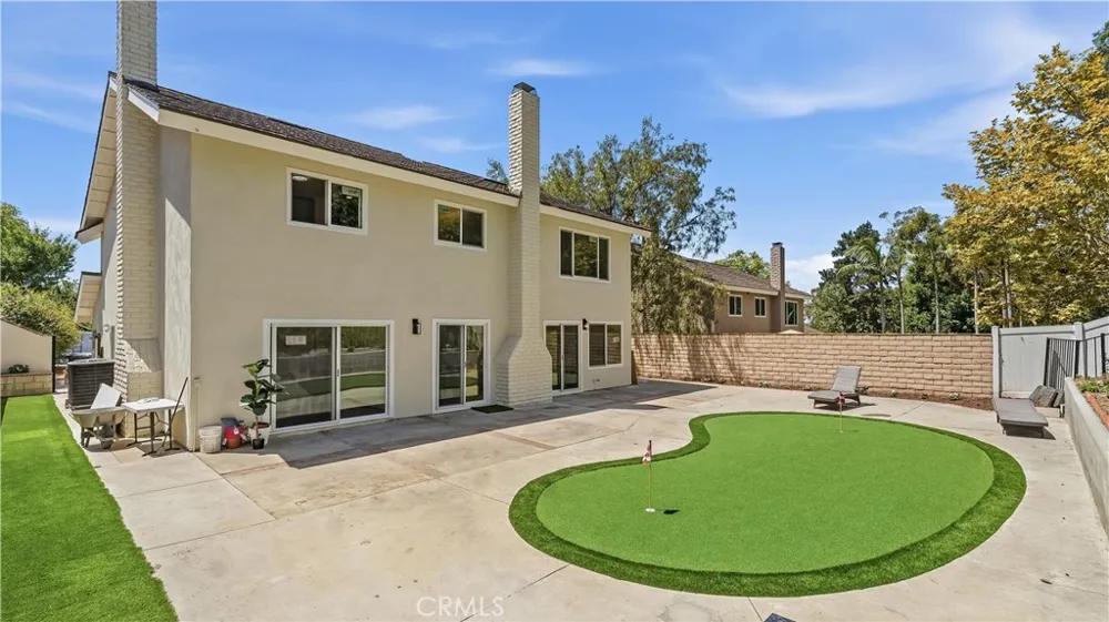 25555 Fallenwood Lake Forest, CA 92630