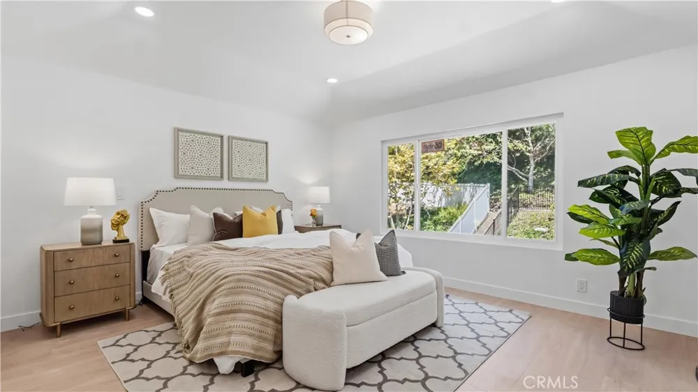 25555 Fallenwood Lake Forest, CA 92630