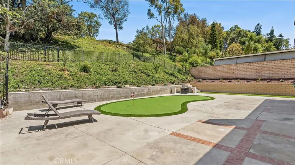25555 Fallenwood Lake Forest, CA 92630