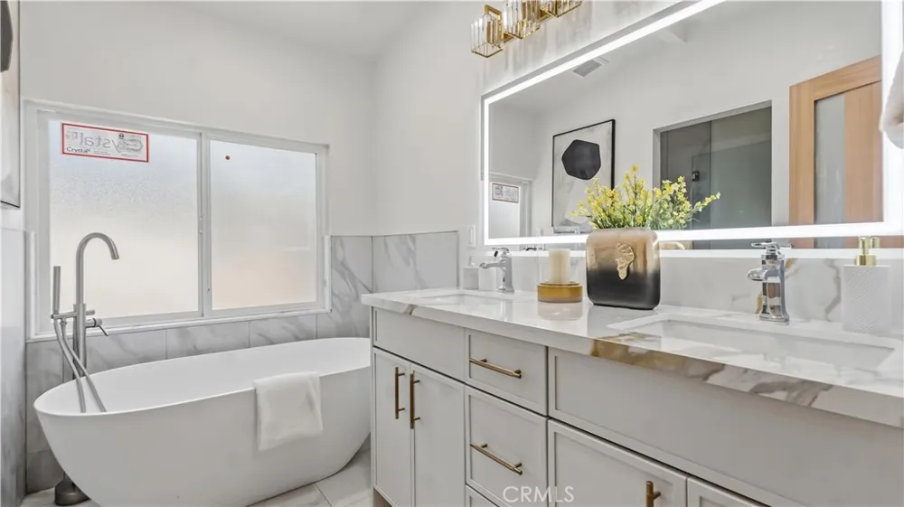 25555 Fallenwood Lake Forest, CA 92630