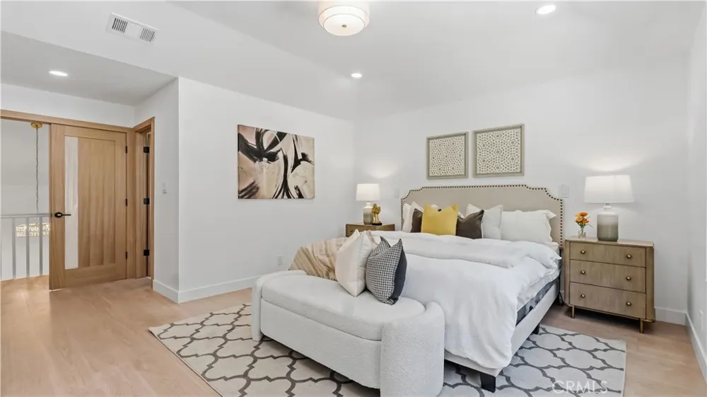 25555 Fallenwood Lake Forest, CA 92630