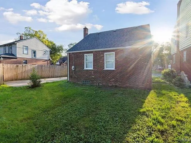 15749 Ardmore Street Detroit, MI 48227