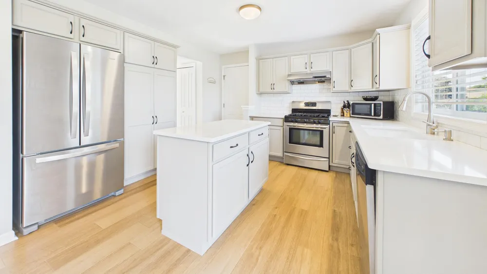 6747 Winter Creek Road Norton Shores, MI 49444