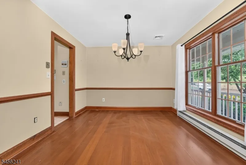 8 Meadowlark Way East Amwell, NJ 08551