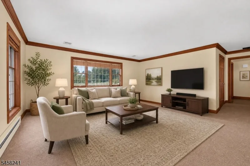 8 Meadowlark Way East Amwell, NJ 08551