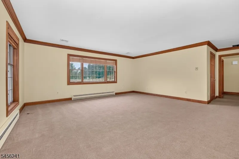 8 Meadowlark Way East Amwell, NJ 08551