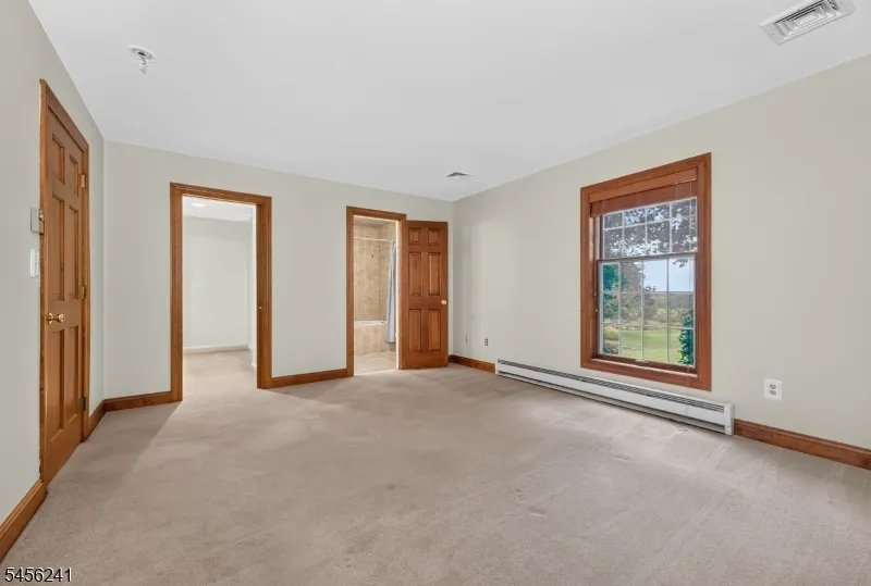 8 Meadowlark Way East Amwell, NJ 08551
