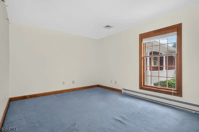8 Meadowlark Way East Amwell, NJ 08551